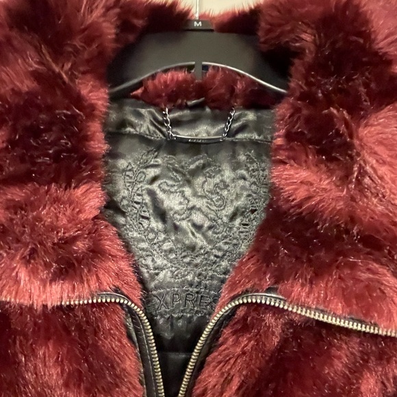 Express Faux Fur Vintage coat size medium garnet red EUC - Picture 3 of 5